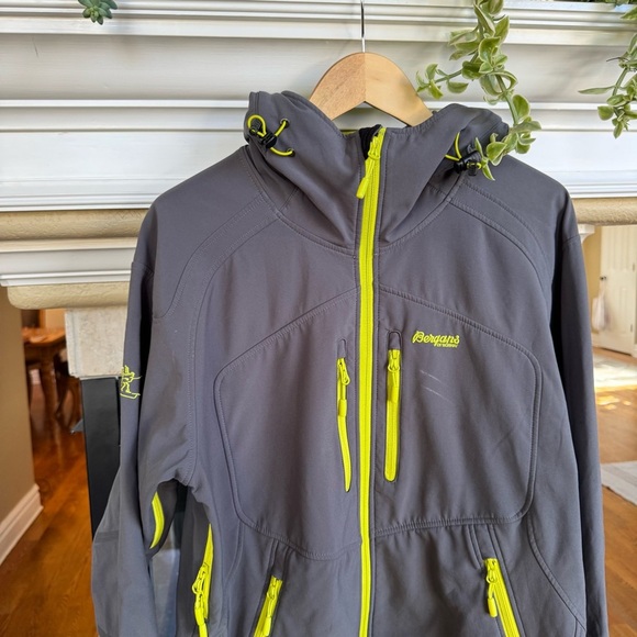 Bergans of Norway Ski Jacket Soft Shell Grey and Green Large - Picture 2 of 8